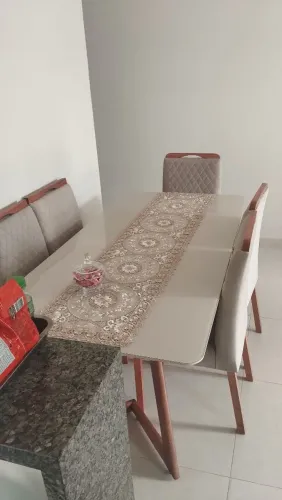 Mesa de madeira pura