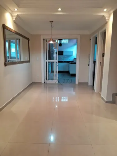 Oportunidade - Casa em Condomínio - Residencial Village Campo Felice - San Marino - 4 Dorm