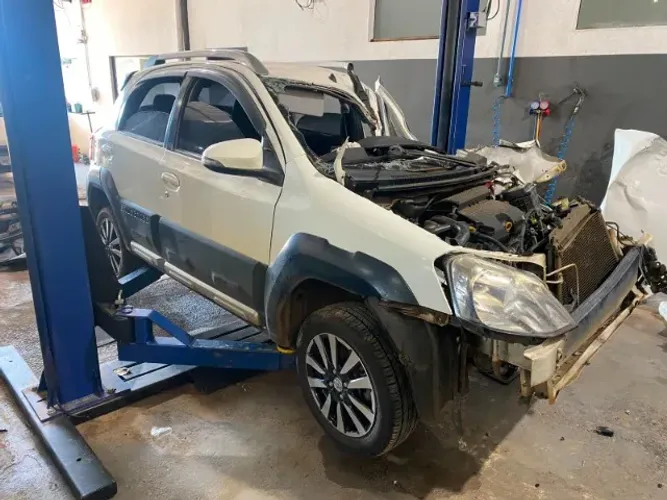 Sucata Etios Cross 2014 1.5 16v 5p