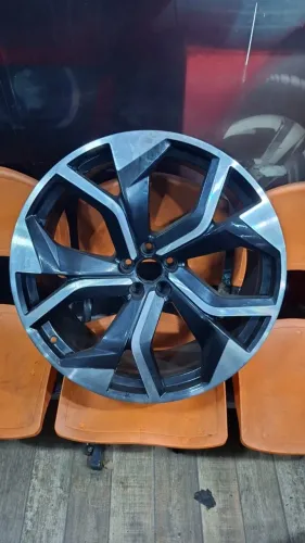 Roda Audi Q8 Aro 23