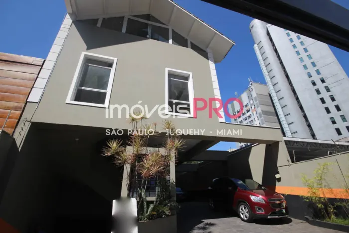 Prédio na Av Rebouças com 1200m² com 60 vagas.