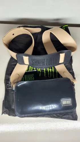 Bolsa Santa lolla preto e bege