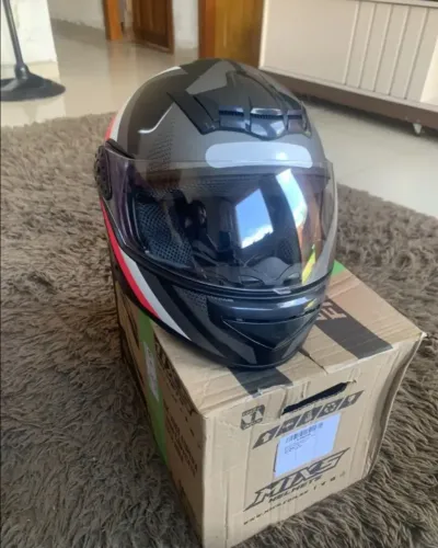 Capacete Etceter Stronger Faster 