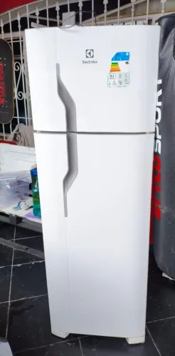 Refrigerador Eletrolux Semi-Novo