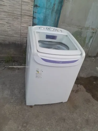 Máquina de lavar roupa funcionando perfeitamente