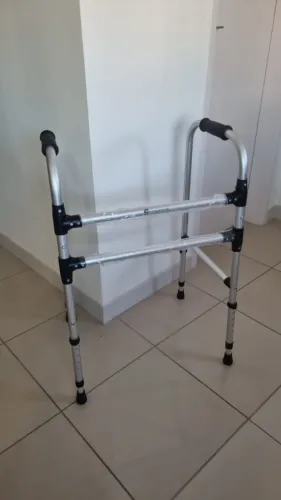 Andador Articulado em alumínio