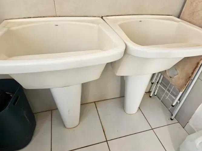 Tanque de Lavanderia Celite em Cerâmica com Coluna