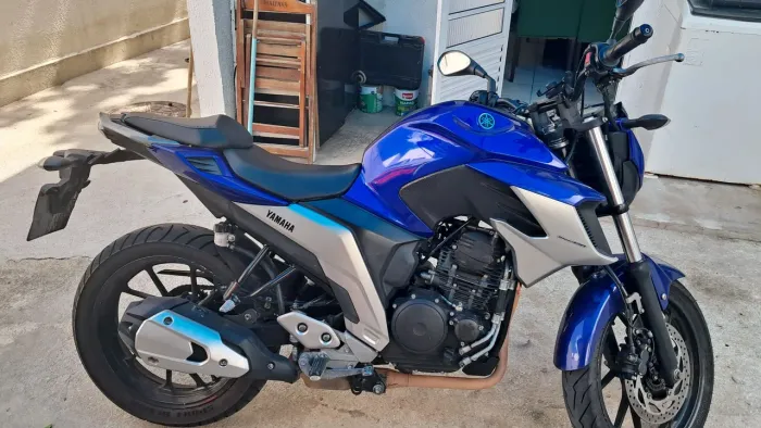 Moto fazer 250