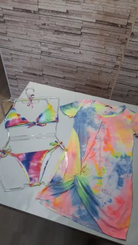 Vendo Biquine colorido e saida , seminovos Tam M