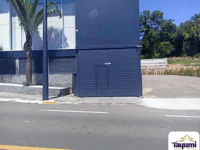 Loja Comercial para Locação no Centro de Santa Cruz do Sul-RS: 1 Sala, 1 Banheiro, 4 Vagas