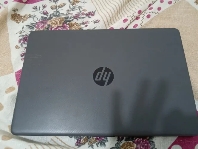 Notebook HP 256GB. 8 DE RAM EM PERFEITO ESTADO BATERIA 100 % COM CARREGADOR.