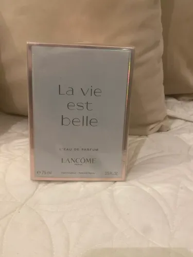 Perfume Lá vie est belle Tradicional