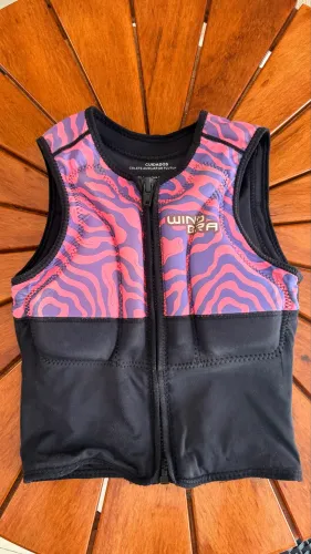 VENDO COLETE KITESURF FEMININO - M