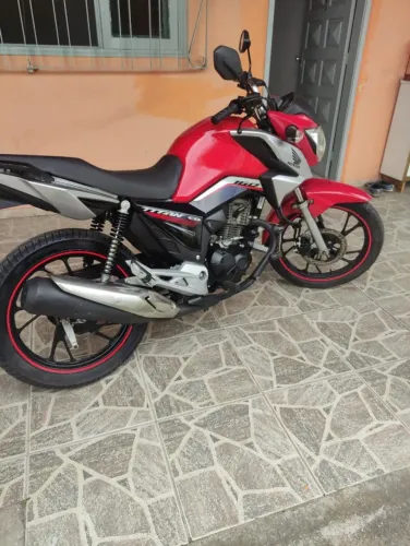 Vende-se Honda Titan 160