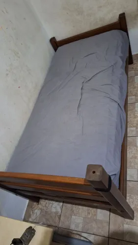 Cama solteiro com colchão