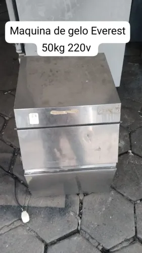 Maquina de gelo everest 50kg no estado 
