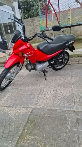 Moto bem conservada único dono 