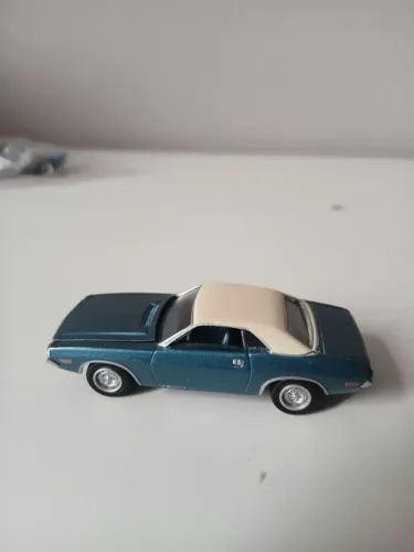 JOHNNY LIGHTNING DODGE CHALLENGER 1970
