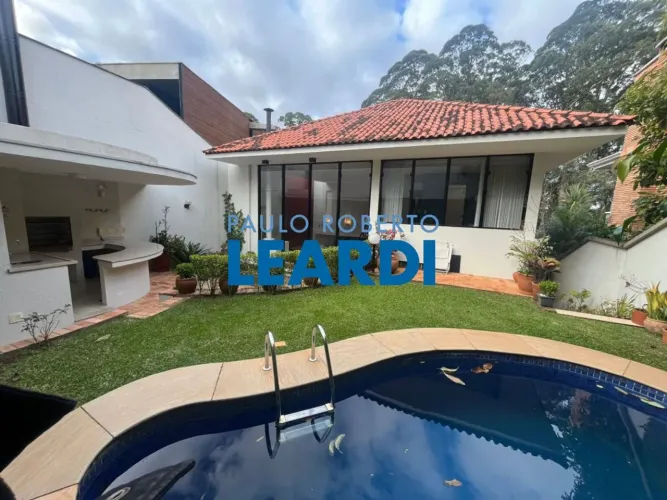 CASA EM CONDOMÍNIO - PANAMBY - SP