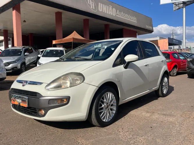 Fiat Punto Essence 1.6 Flex 16V 5P 2013