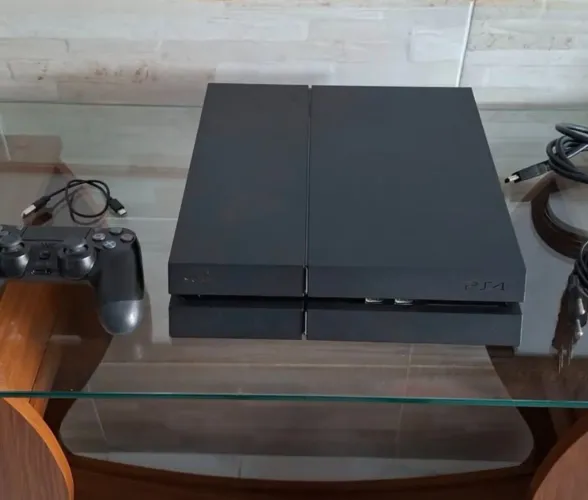 PlayStation 4 FAT 500GB com 4 Jogos