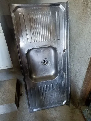 Pia Inox concretada.