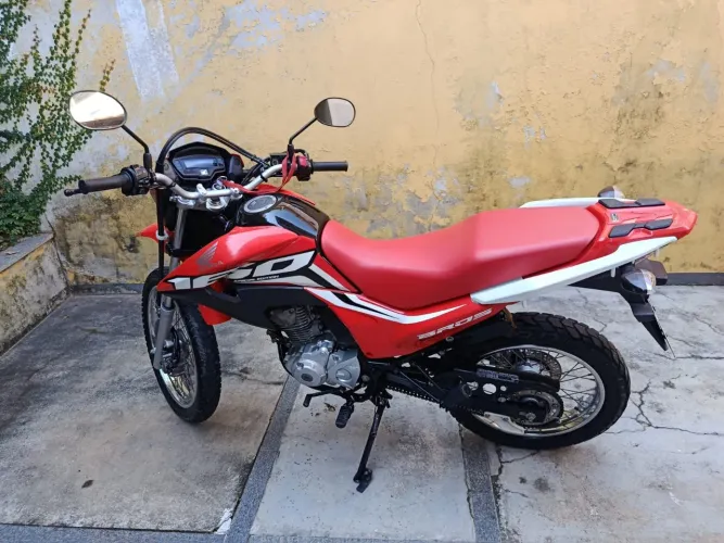 Moto Bros 160, edição especial. 