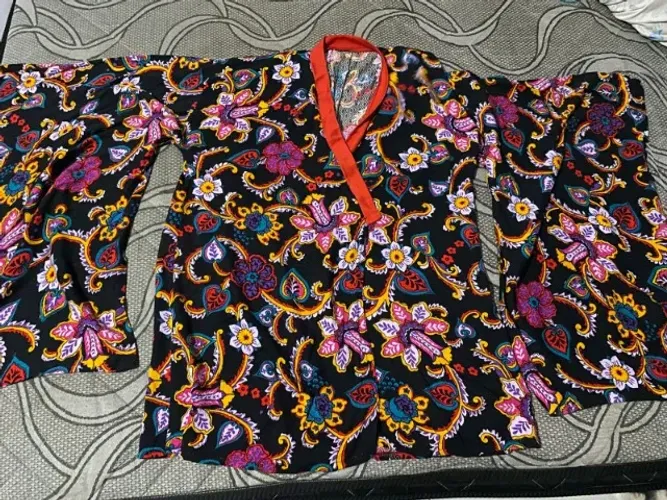 Kimono Feminino Preto Estampado Floral