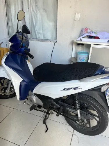 Honda Biz 125 2024 - Excelente estado