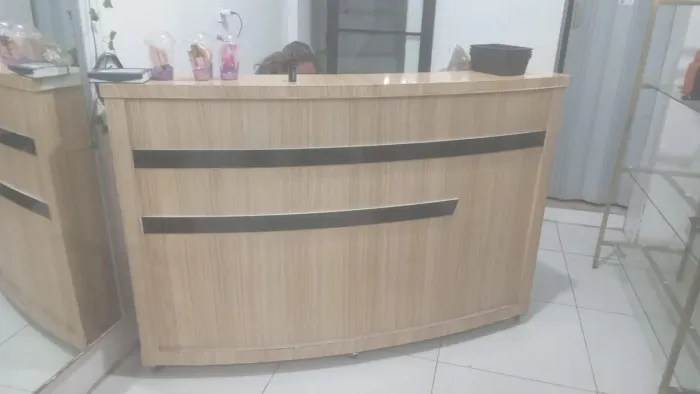 Balcao de loja pouco usado