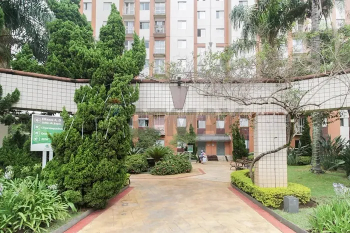 Apartamento de 49m² no Cambuci | 2 Dormitórios | Vaga | Condomínio com um lindo paisagismo