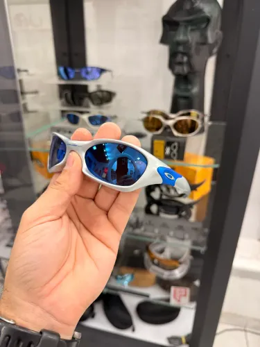 Oakley valve