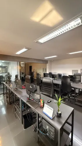 Vendo escritório completo (só a estrutura) - Alto padrão , centro de Maringá