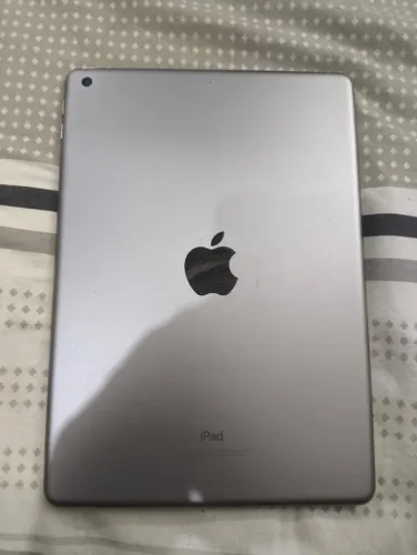 Apple iPad 5ª Geração 32GB Tela Retina 9,7 Polegadas