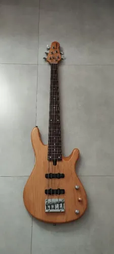 Baixo Yamaha BB 405
