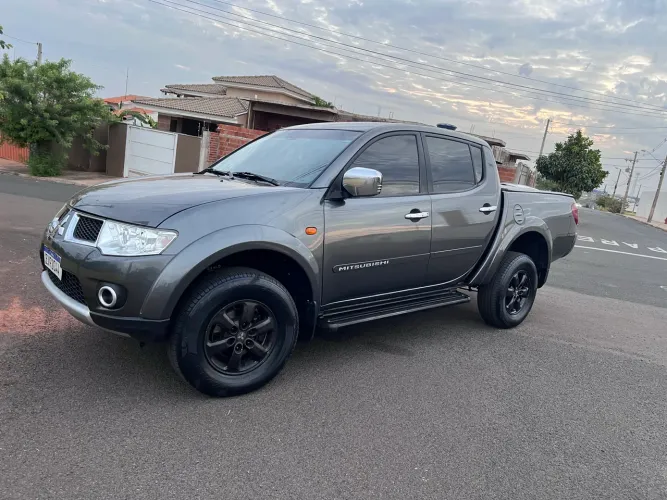 Mitsubishi L200 Triton HPE 3.2 CD TB Int.diesel AUT 2013