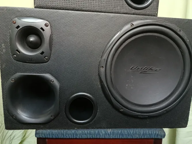 Som de Carro Completo - Caixa Trio Unlike + JBL (Preço de Desapego!)