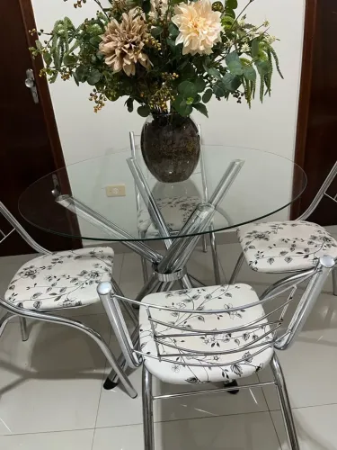 Mesa de jantar cromada 