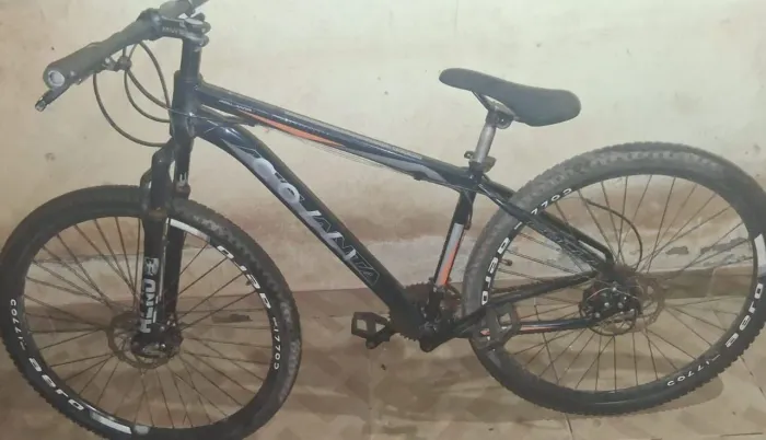 Vende -se uma bicicleta