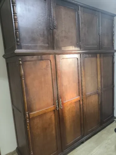 Guarda roupa madeira antigo relíquia 