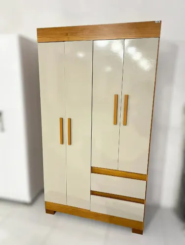 Elegância e Funcionalidade no Seu Quarto com o Guarda-Roupa Maya