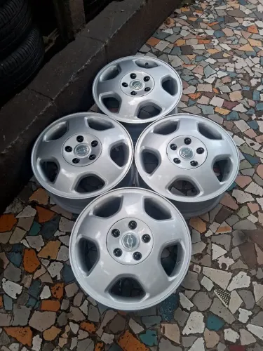 Jogo de rodas de liga leve aro 15/5 furos originais GM Vectra Astra Zafira e outros