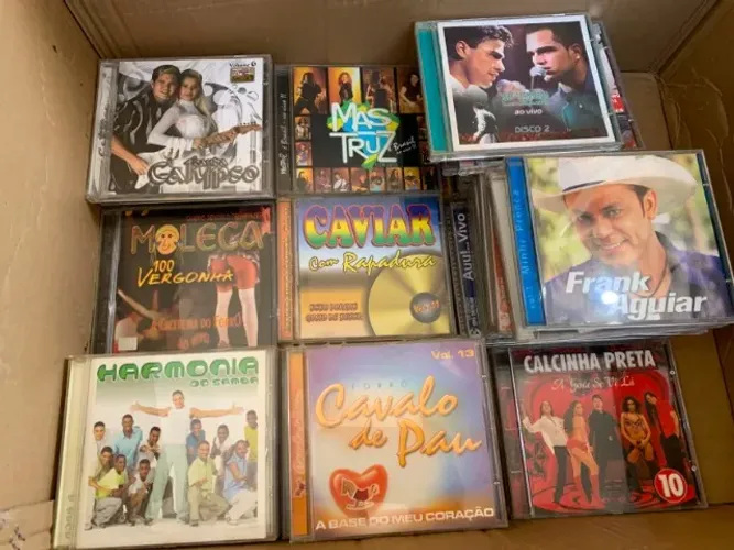 CDS e DVDS - ORIGINAIS DIVERSOS - 52 UND