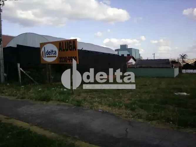 Terreno disponível para aluguel no bairro Jardim Finotti em Uberlândia - MG
