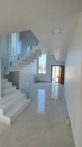 Casa duplex 04 quartos sendo um suíte, com piscina; Vale dois cristais Macaé RJ!
