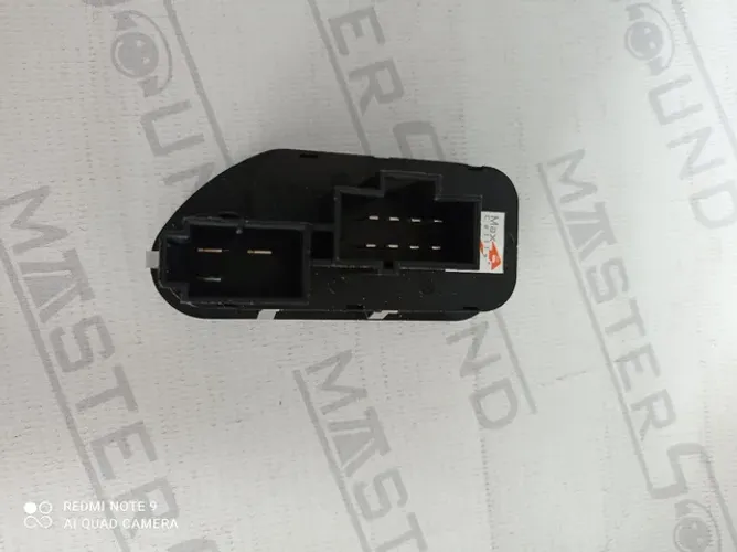 Botão quadruplo do vidro elétrico. Para: Fiesta Novo/ Ecosport antiga. 