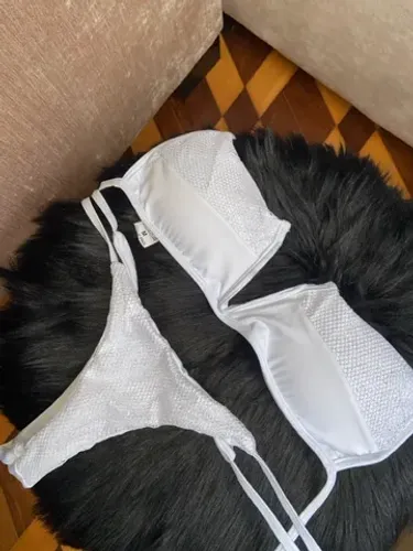 Biquíni branco com glitter tamanho M NOVO