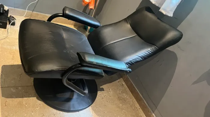 cadeira escritório  Reclinável Preta