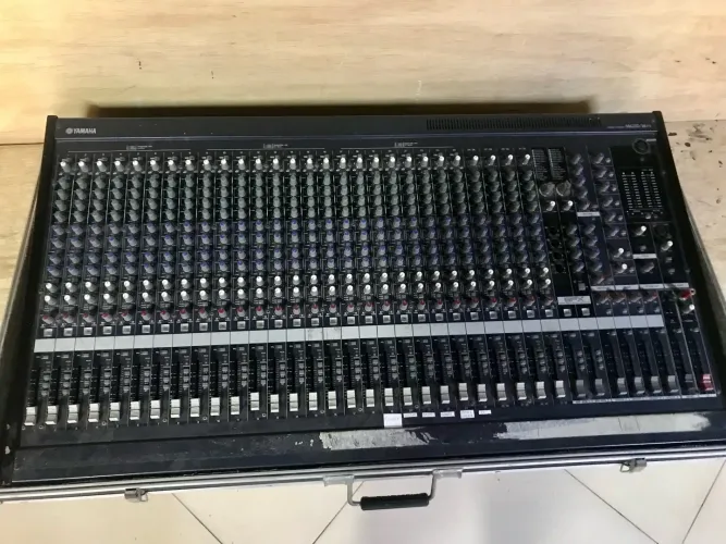 Mesa de Som Yamaha MG32