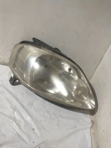 Farol direito VW/fox 2005